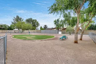 822 W Malibu Dr, Tempe, AZ 85282 - Photo 40