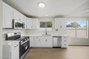 906 E Escuda Dr, Phoenix, AZ 85024 - Photo 14