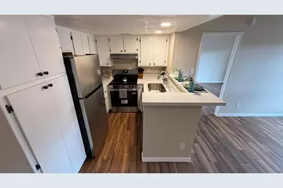 3601 W Tierra Buena Lane #Unit 155, Phoenix, AZ 85053 - Photo 6