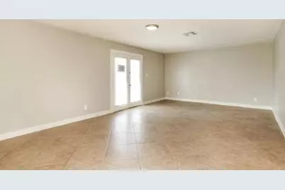 4512 N 81st Drive, Phoenix, AZ 85033 - Photo 2