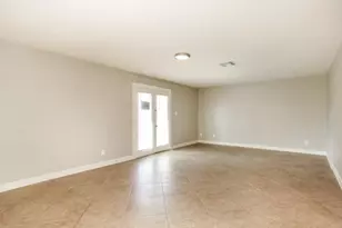 4512 N 81st Dr, Phoenix, AZ 85033 - Photo 2