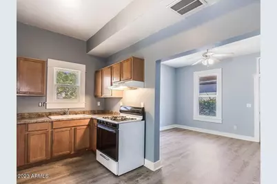 139 N 11th Avenue #A, Phoenix, AZ 85007 - Photo 4