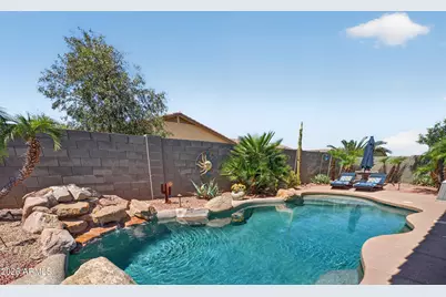 17547 W Cardinal Drive, Goodyear, AZ 85338 - Photo 2
