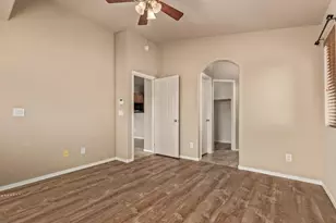 2725 E Mine Creek Rd, Phoenix, AZ 85024 - Photo 12