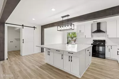 7201 N 16th Drive, Phoenix, AZ 85021 - Photo 1