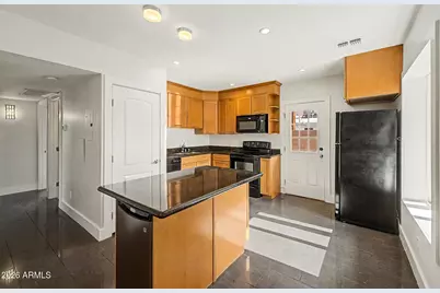 3233 N 37th Street #18, Phoenix, AZ 85018 - Photo 12