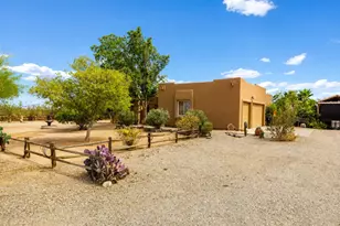 21909 W Beacon Ln, Wittmann, AZ 85361 - Photo 4