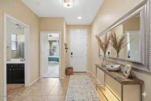 2522 E Fawn Dr, Phoenix, AZ 85042 - Photo 4
