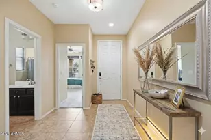 2522 E Fawn Dr, Phoenix, AZ 85042 - Photo 4