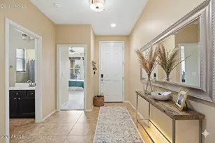2522 E Fawn Dr, Phoenix, AZ 85042 - Photo 4
