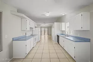 8520 W Palm Ln, Phoenix, AZ 85037 - Photo 8