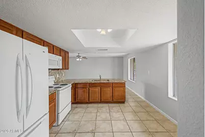 10448 W Seldon Lane, Peoria, AZ 85345 - Photo 14