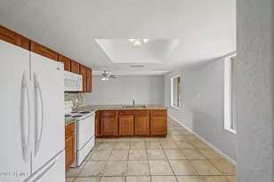 10448 W Seldon Ln, Peoria, AZ 85345 - Photo 14