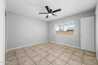 10448 W Seldon Lane, Peoria, AZ 85345 - Photo 16