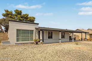 10448 W Seldon Ln, Peoria, AZ 85345 - Photo 6