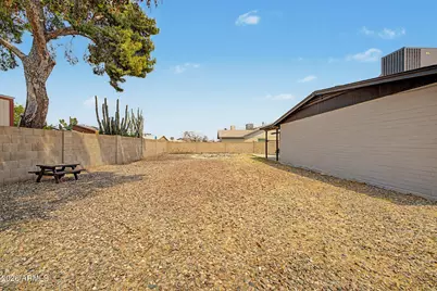 10448 W Seldon Lane, Peoria, AZ 85345 - Photo 32