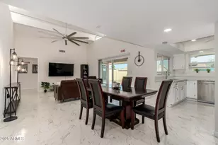 10441 W Twin Oaks Dr, Sun City, AZ 85351 - Photo 2