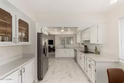 10441 W Twin Oaks Drive, Sun City, AZ 85351 - Photo 8