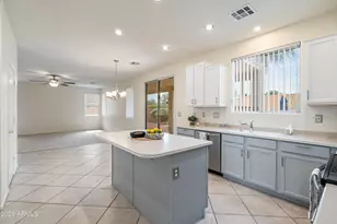 7178 W Honeysuckle Dr W, Peoria, AZ 85383 - Photo 12