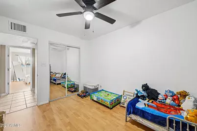 3613 W Echo Lane, Phoenix, AZ 85051 - Photo 18