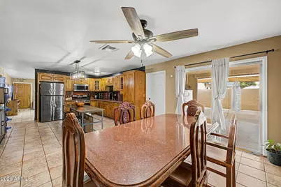 3613 W Echo Lane, Phoenix, AZ 85051 - Photo 6