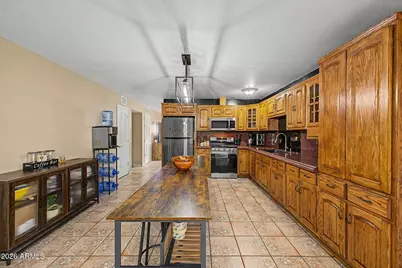 3613 W Echo Lane, Phoenix, AZ 85051 - Photo 8