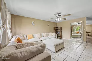 3613 W Echo Ln, Phoenix, AZ 85051 - Photo 4
