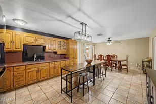 3613 W Echo Ln, Phoenix, AZ 85051 - Photo 10