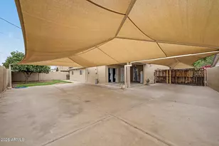 3613 W Echo Ln, Phoenix, AZ 85051 - Photo 28
