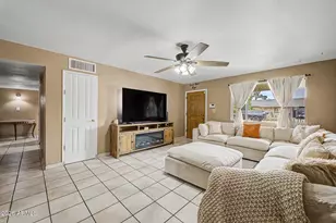 3613 W Echo Ln, Phoenix, AZ 85051 - Photo 6