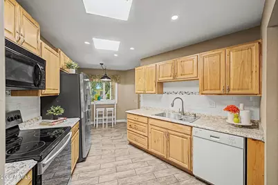 13852 N 109th Avenue, Sun City, AZ 85351 - Photo 6