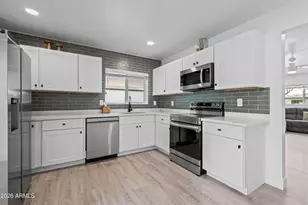 3221 E Andorra Dr, Phoenix, AZ 85032 - Photo 4