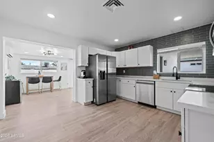 3221 E Andorra Dr, Phoenix, AZ 85032 - Photo 2