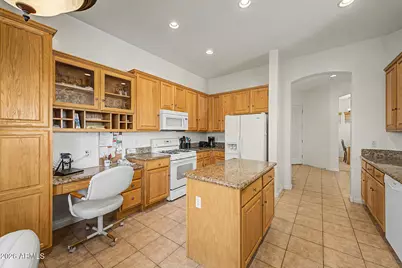 6823 S Pinehurst Drive, Gilbert, AZ 85298 - Photo 12