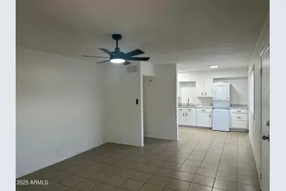 2525 N 52nd Street #Apt 6, Phoenix, AZ 85008 - Photo 4
