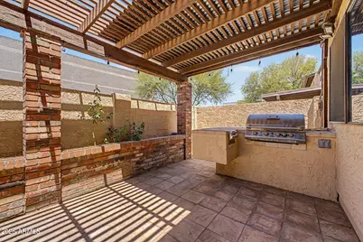 2518 E Shaw Butte Drive, Phoenix, AZ 85028 - Photo 10