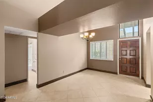735 E Gardenia Dr, Phoenix, AZ 85020 - Photo 6