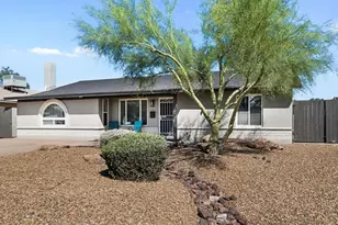 208 E Oxford Dr, Tempe, AZ 85283 - Photo 2