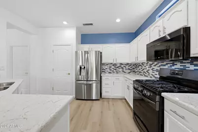 18375 N Avalon Lane, Surprise, AZ 85374 - Photo 6