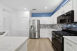 18375 N Avalon Ln, Surprise, AZ 85374 - Photo 6
