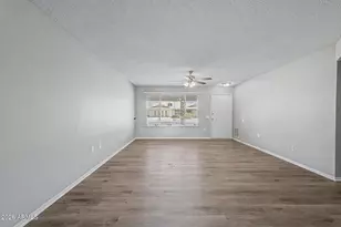 10025 W Coggins Dr, Sun City, AZ 85351 - Photo 10