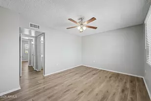 10025 W Coggins Dr, Sun City, AZ 85351 - Photo 16
