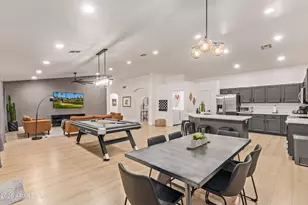 548 W Michelle Dr, Phoenix, AZ 85023 - Photo 8