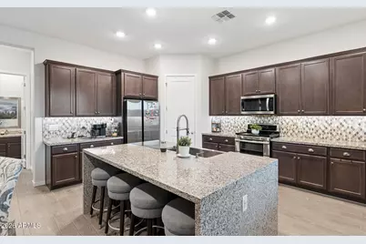 8435 S 22nd Drive, Phoenix, AZ 85041 - Photo 4