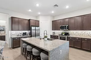 8435 S 22nd Dr, Phoenix, AZ 85041 - Photo 4