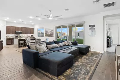 8435 S 22nd Drive, Phoenix, AZ 85041 - Photo 2