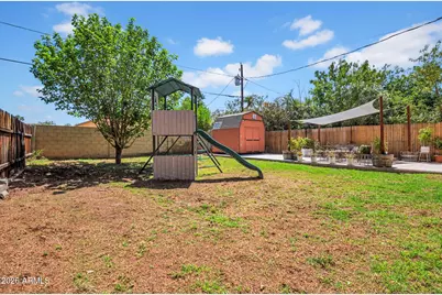 2405 N 27th Place, Phoenix, AZ 85008 - Photo 24