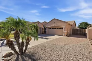 2576 E Westchester Dr, Chandler, AZ 85249 - Photo 2