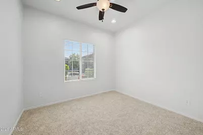 1826 W Fetlock Trail, Phoenix, AZ 85085 - Photo 16