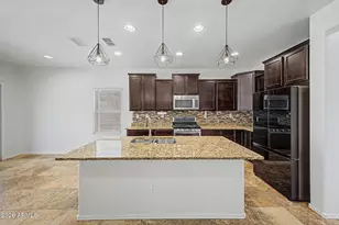1826 W Fetlock Trail, Phoenix, AZ 85085 - Photo 6
